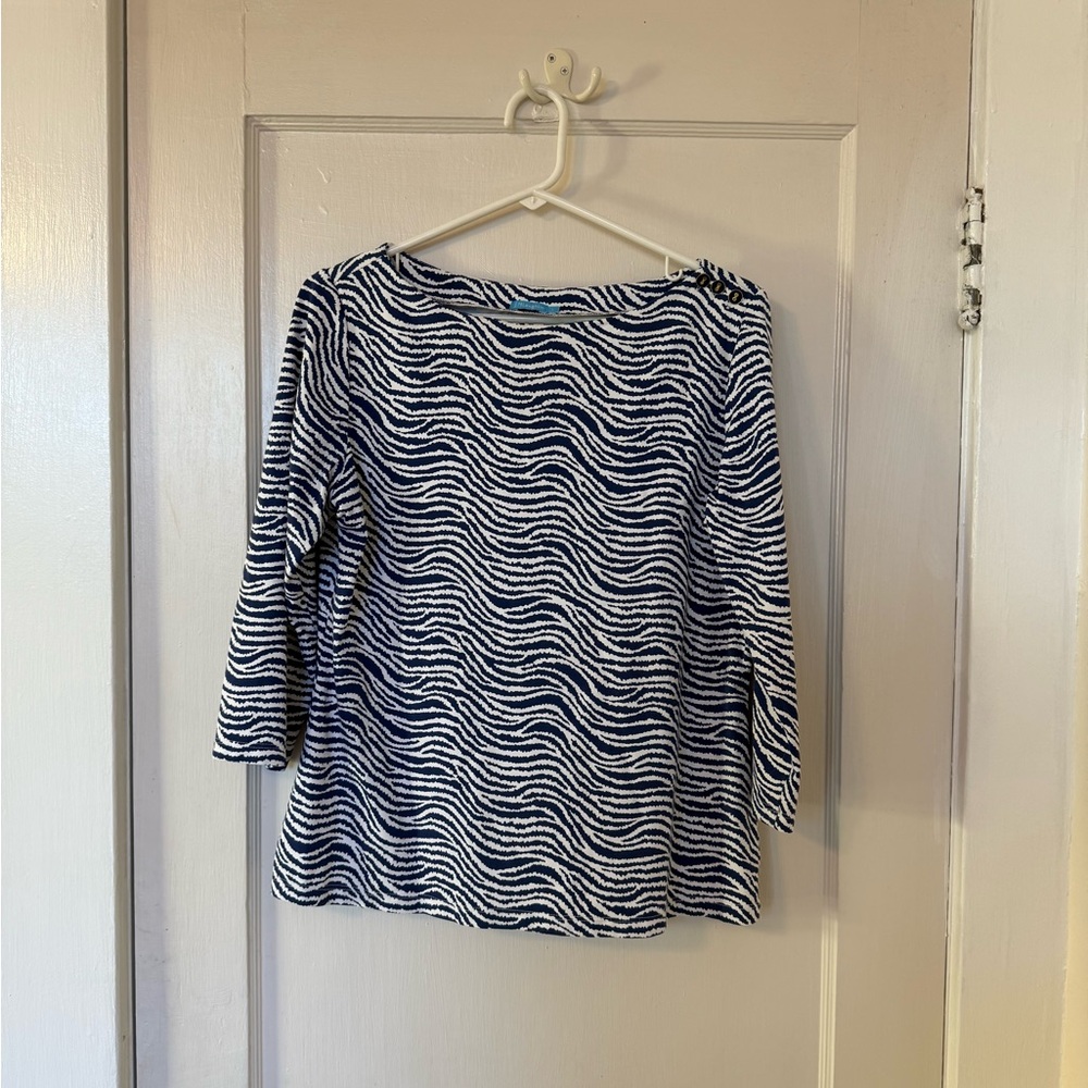 J. McLaughlin Blue and White Patterned Top - Size Large